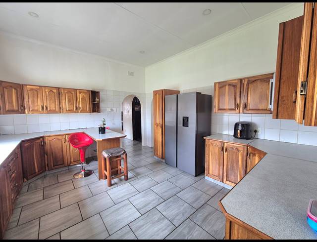 6 BEDROOM HOUSE FOR SALE IN BRAKPAN CENTRAL